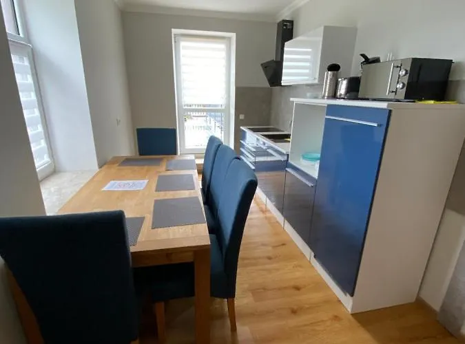 2 Raum Mit Terrasse, Hell Und Stilvoll *